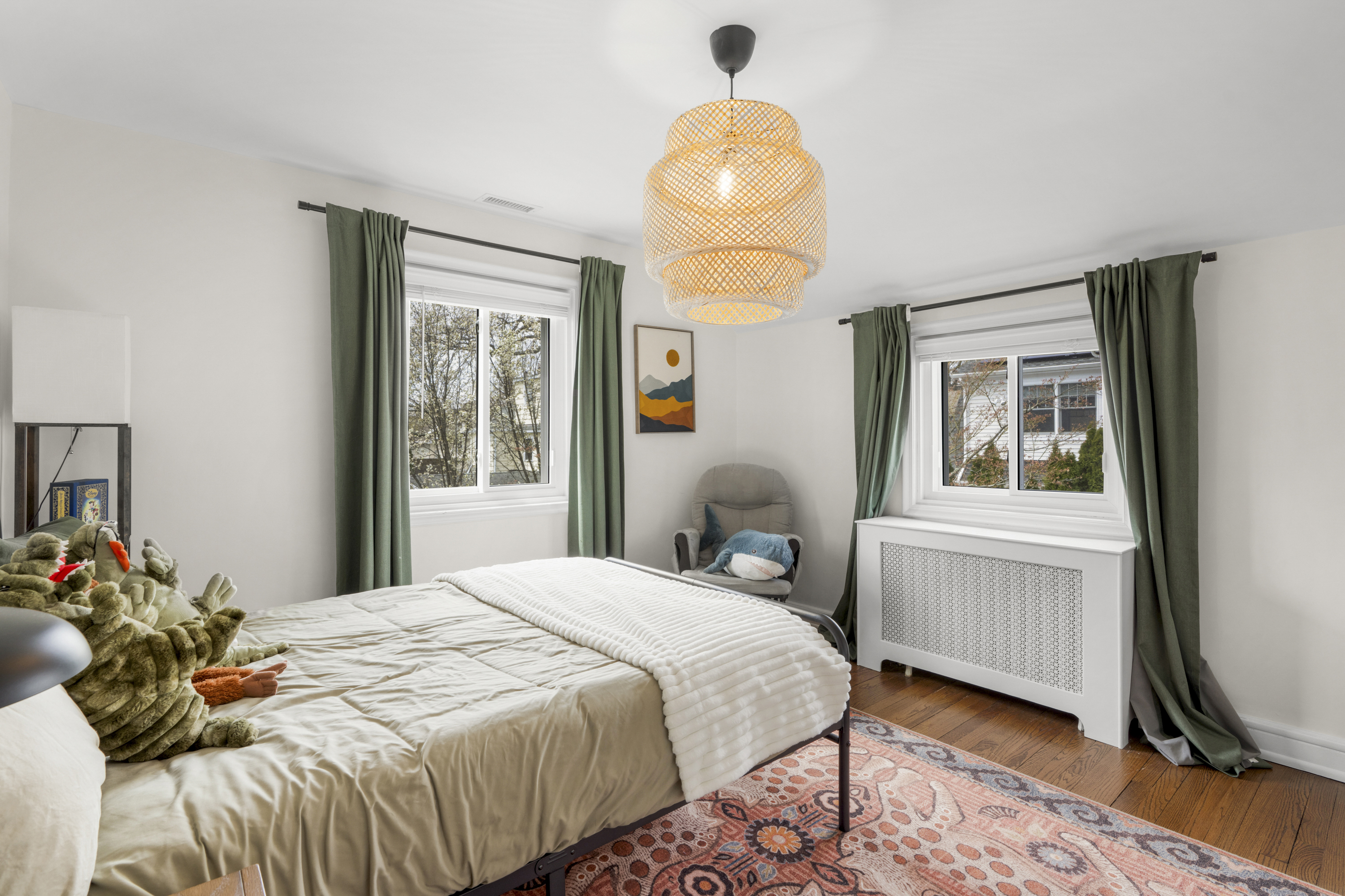  Classic Larchmont Tudor - 物件實景