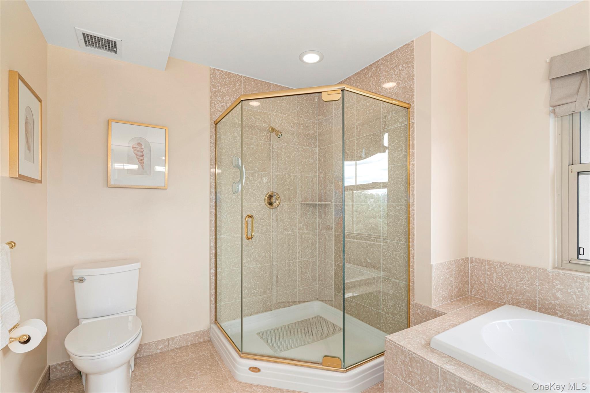 Piermont, New York, 10968, United States, 2 Bedrooms Bedrooms, ,3 BathroomsBathrooms,Residential,For Sale,1941803