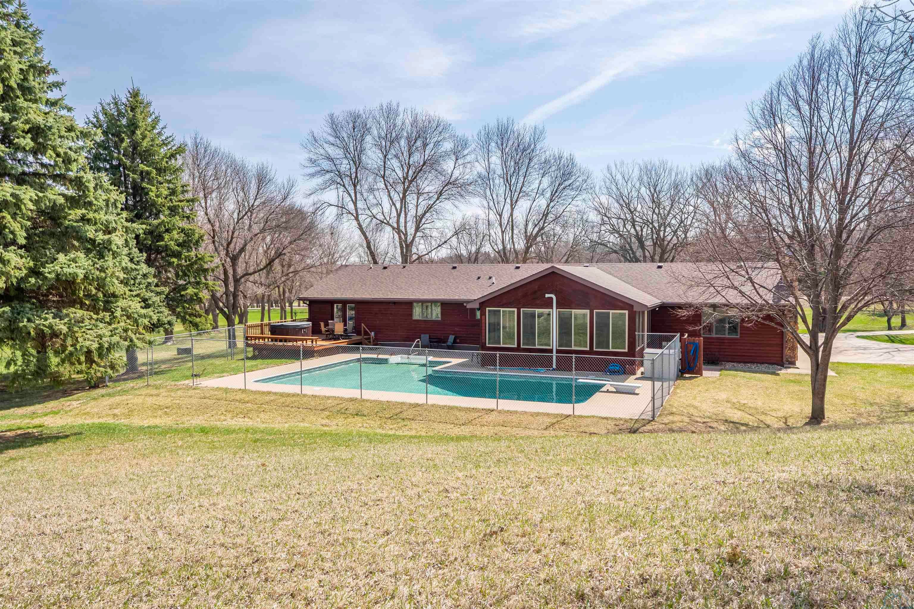 Sioux City, Iowa, 51108, United States, 3 Bedrooms Bedrooms, ,4 BathroomsBathrooms,Residential,For Sale,2035847