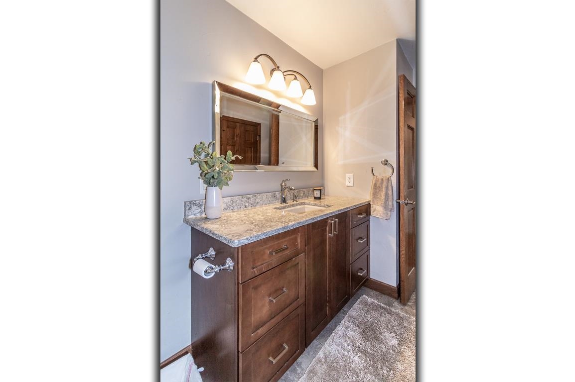 New London, Wisconsin, 54961-8021, United States, 4 Bedrooms Bedrooms, ,2 BathroomsBathrooms,Residential,For Sale,2008203