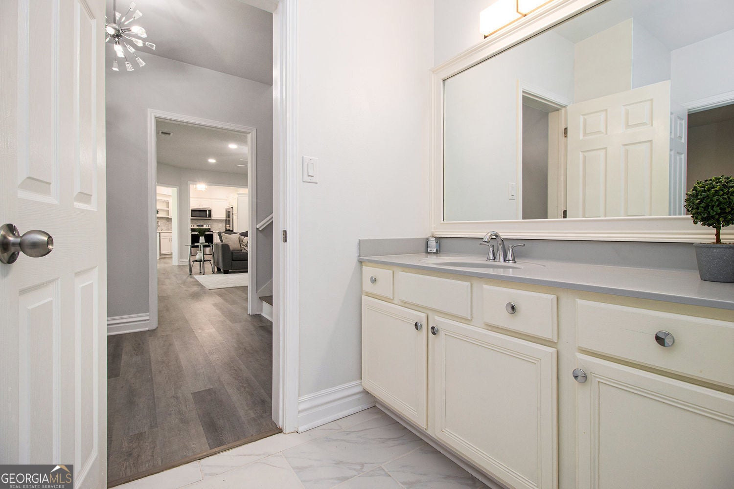 Lithonia, Georgia, 30058, United States, 5 Bedrooms Bedrooms, ,5 BathroomsBathrooms,Residential,For Sale,1863346