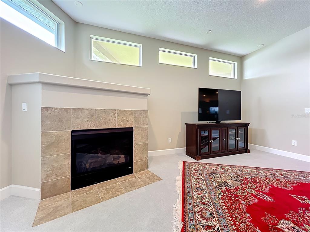 Orlando, Florida, 32829, United States, 4 Bedrooms Bedrooms, ,4 BathroomsBathrooms,Residential,For Sale,1913798
