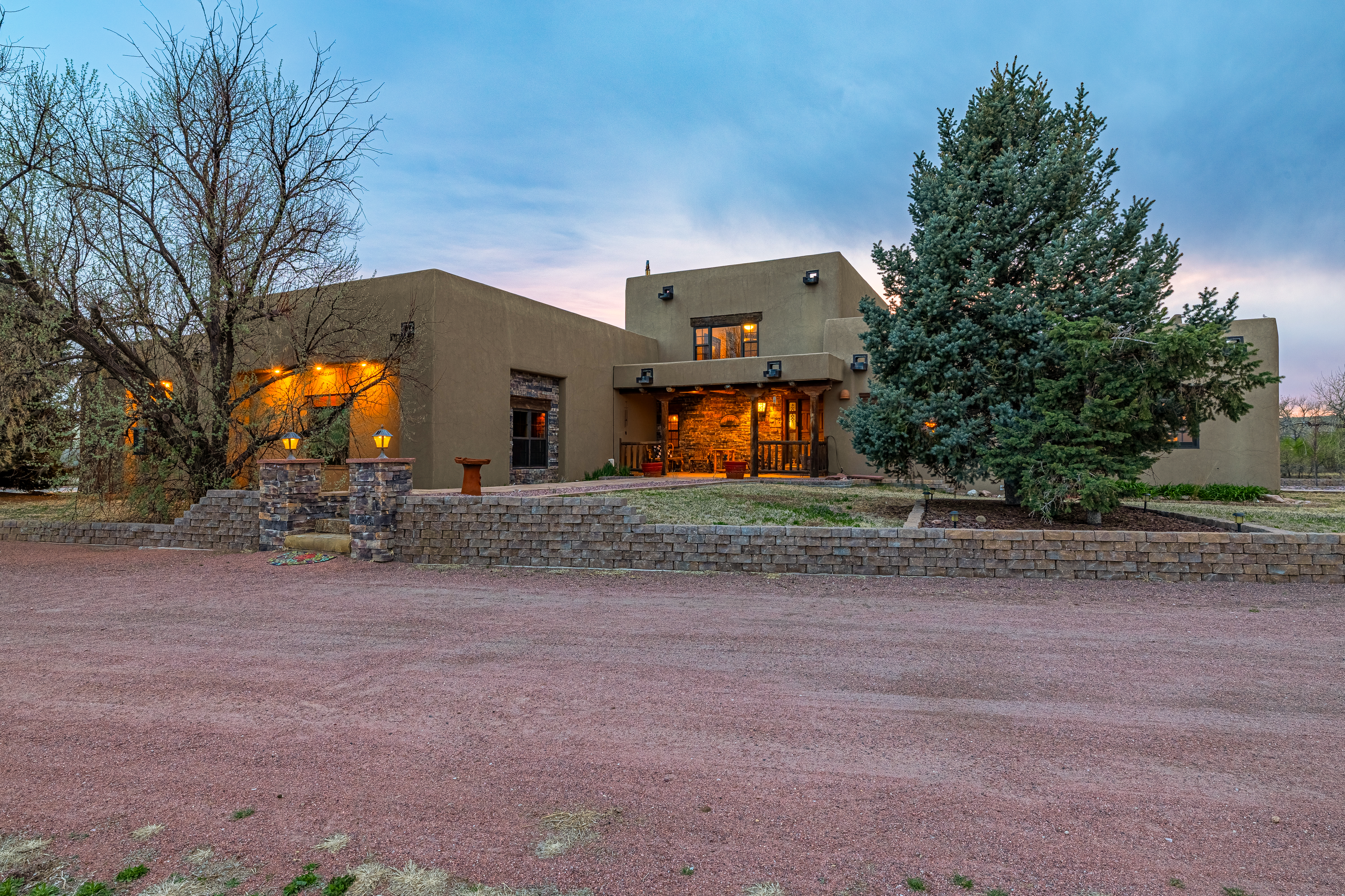  Rare creek side opportunity on 80 close-in acres - 物件實景