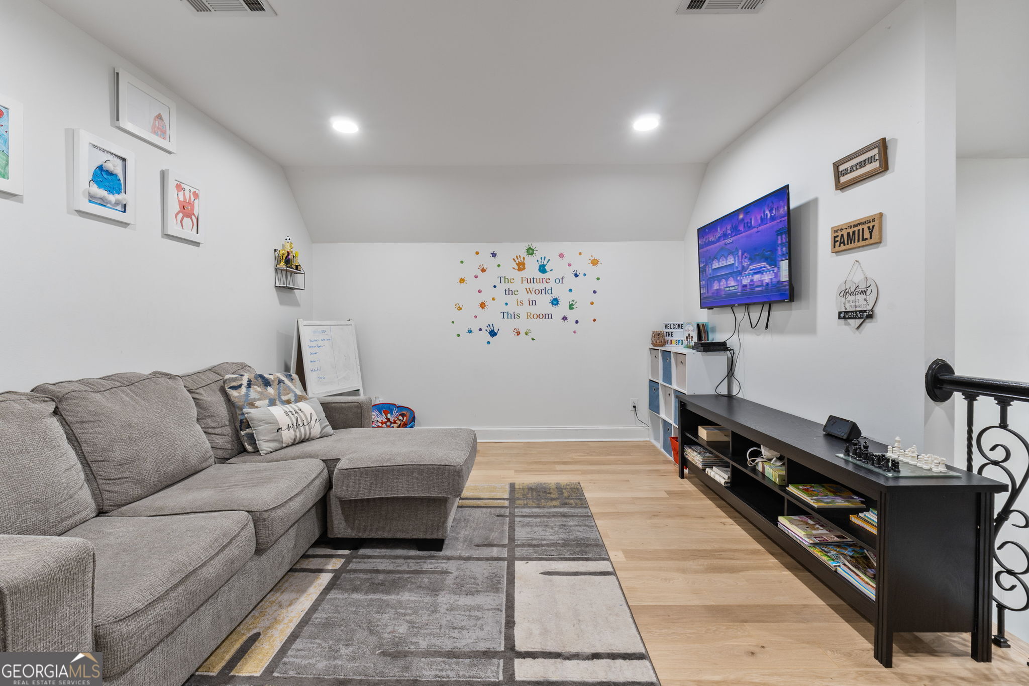 Meansville, Georgia, 30256, United States, 5 Bedrooms Bedrooms, ,4 BathroomsBathrooms,Residential,For Sale,2002650