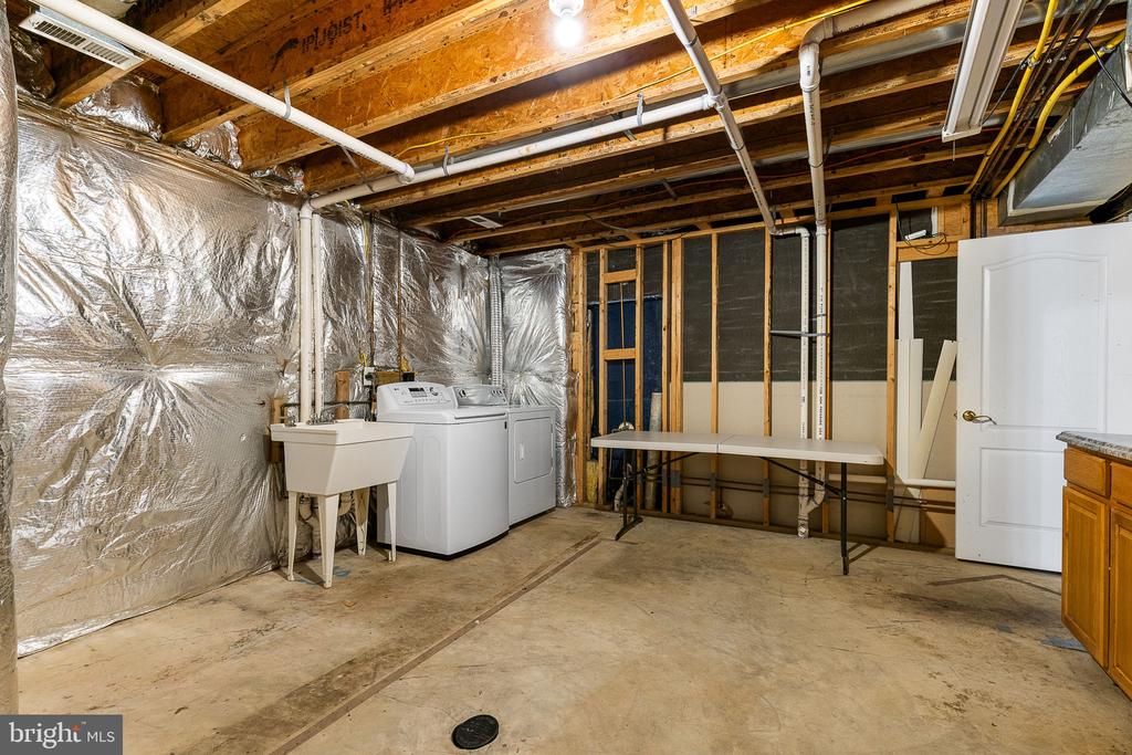 Fredericksburg, Virginia, 22401, United States, 5 Bedrooms Bedrooms, ,3 BathroomsBathrooms,Residential,For Sale,1920807