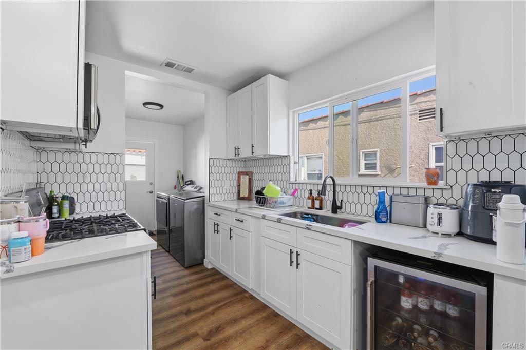 Huntington Park, California, 90255, United States, 3 Bedrooms Bedrooms, ,2 BathroomsBathrooms,Residential,For Sale,2006078