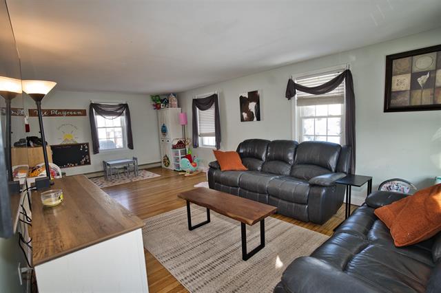 Manchester, New Hampshire, 03109, United States, 3 Bedrooms Bedrooms, ,2 BathroomsBathrooms,Residential,For Sale,2015323