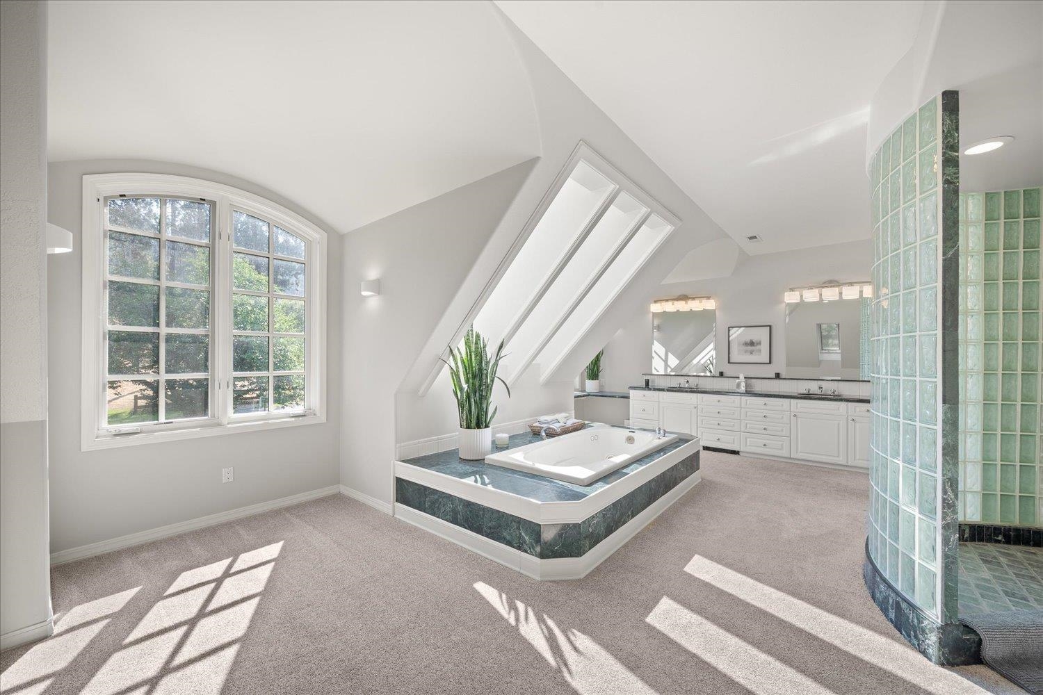 Spokane, Washington, 99223, United States, 6 Bedrooms Bedrooms, ,5 BathroomsBathrooms,Residential,For Sale,1943876