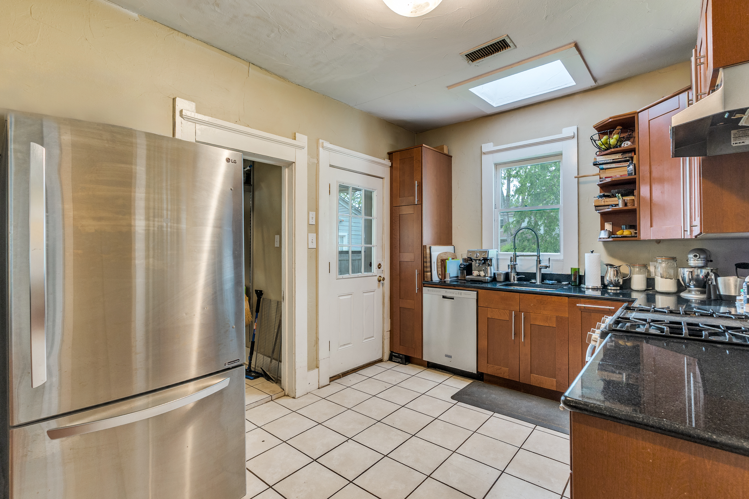  Value Opportunity in Winnetka Heights - 物件實景