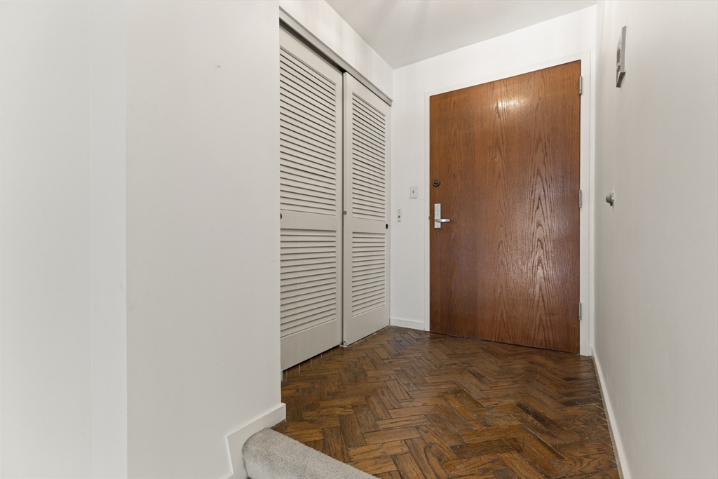 Brookline, Massachusetts, 02446, United States, 2 Bedrooms Bedrooms, ,2 BathroomsBathrooms,Residential,For Sale,1920109