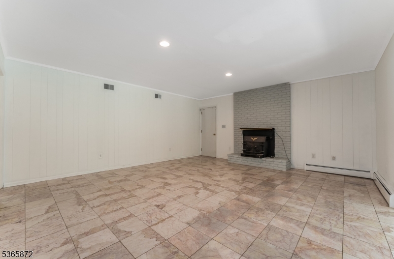 Bridgewater Twp., New Jersey, 08807, United States, 4 Bedrooms Bedrooms, ,3 BathroomsBathrooms,Residential,For Sale,1867393