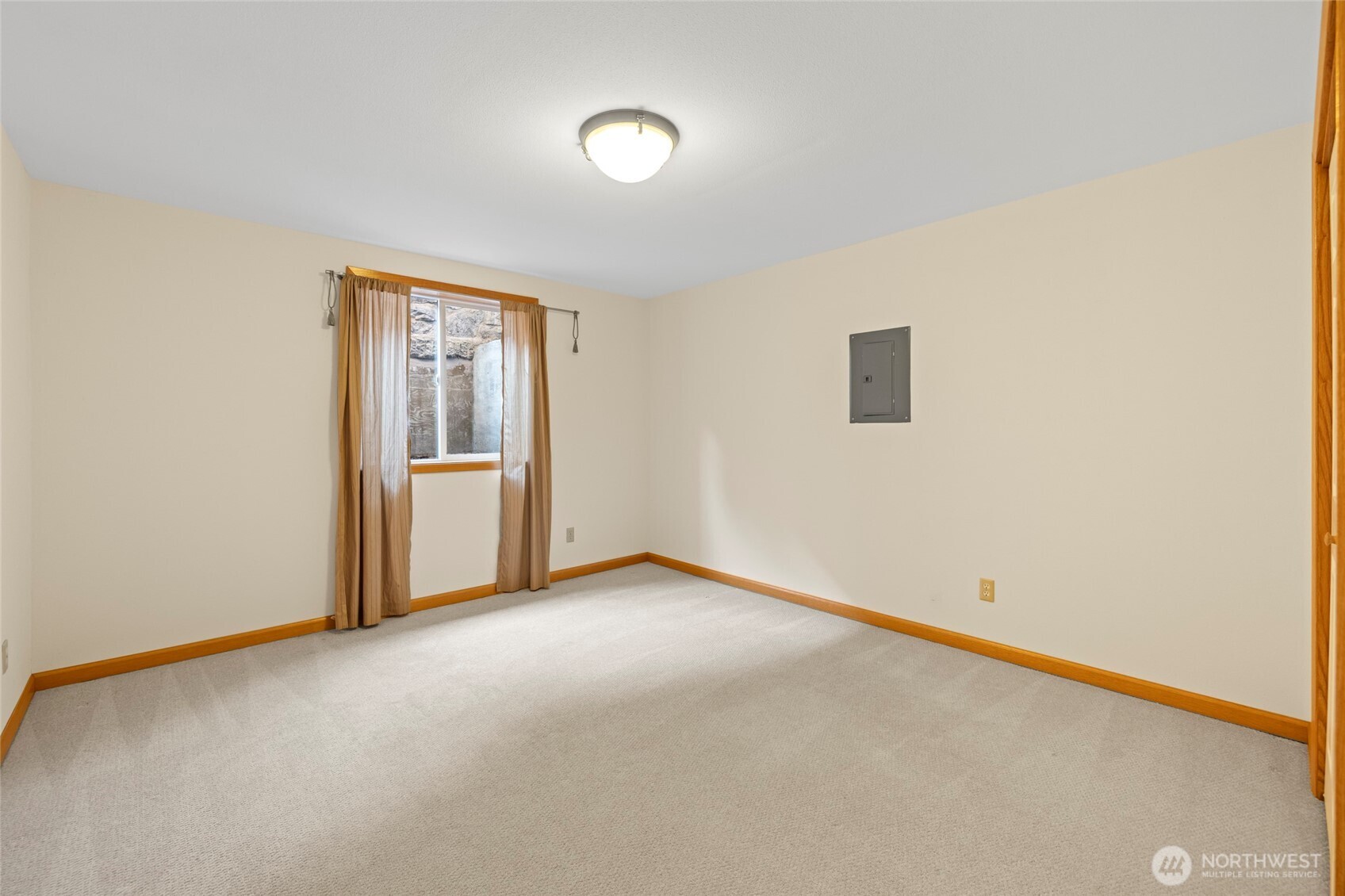 Anacortes, Washington, 98221, United States, 4 Bedrooms Bedrooms, ,2 BathroomsBathrooms,Residential,For Sale,1987437