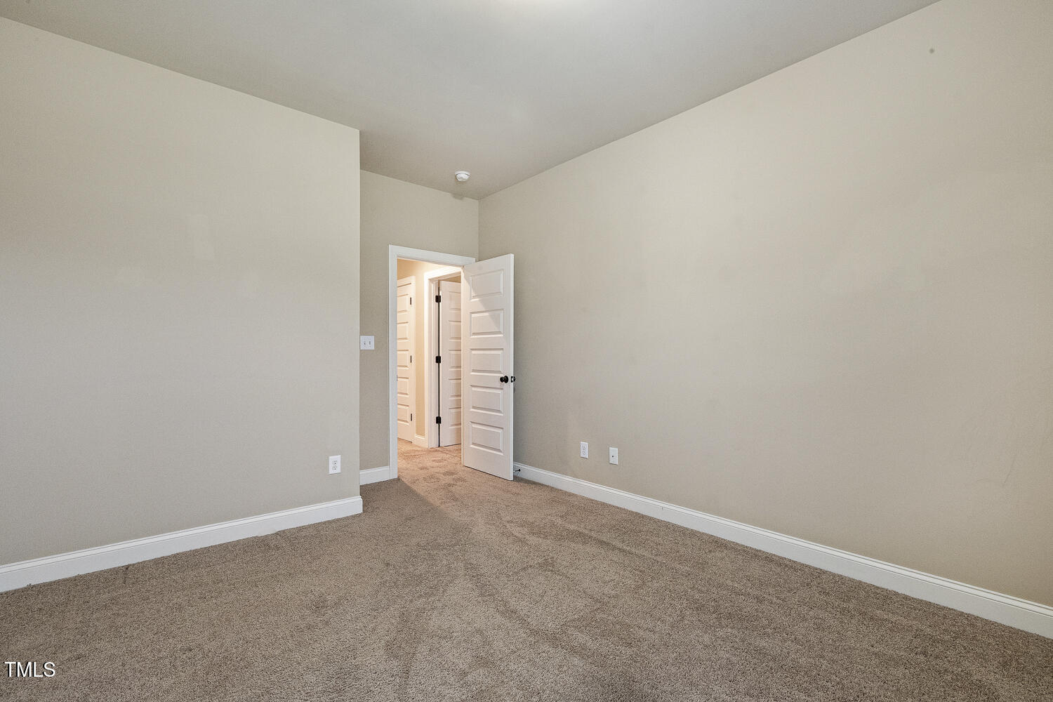 Fuquay Varina, North Carolina, 27526, United States, 4 Bedrooms Bedrooms, ,4 BathroomsBathrooms,Residential,For Sale,1889692