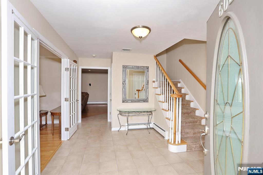 Paramus, New Jersey, 07652, United States, 5 Bedrooms Bedrooms, ,4 BathroomsBathrooms,Residential,For Sale,2001740