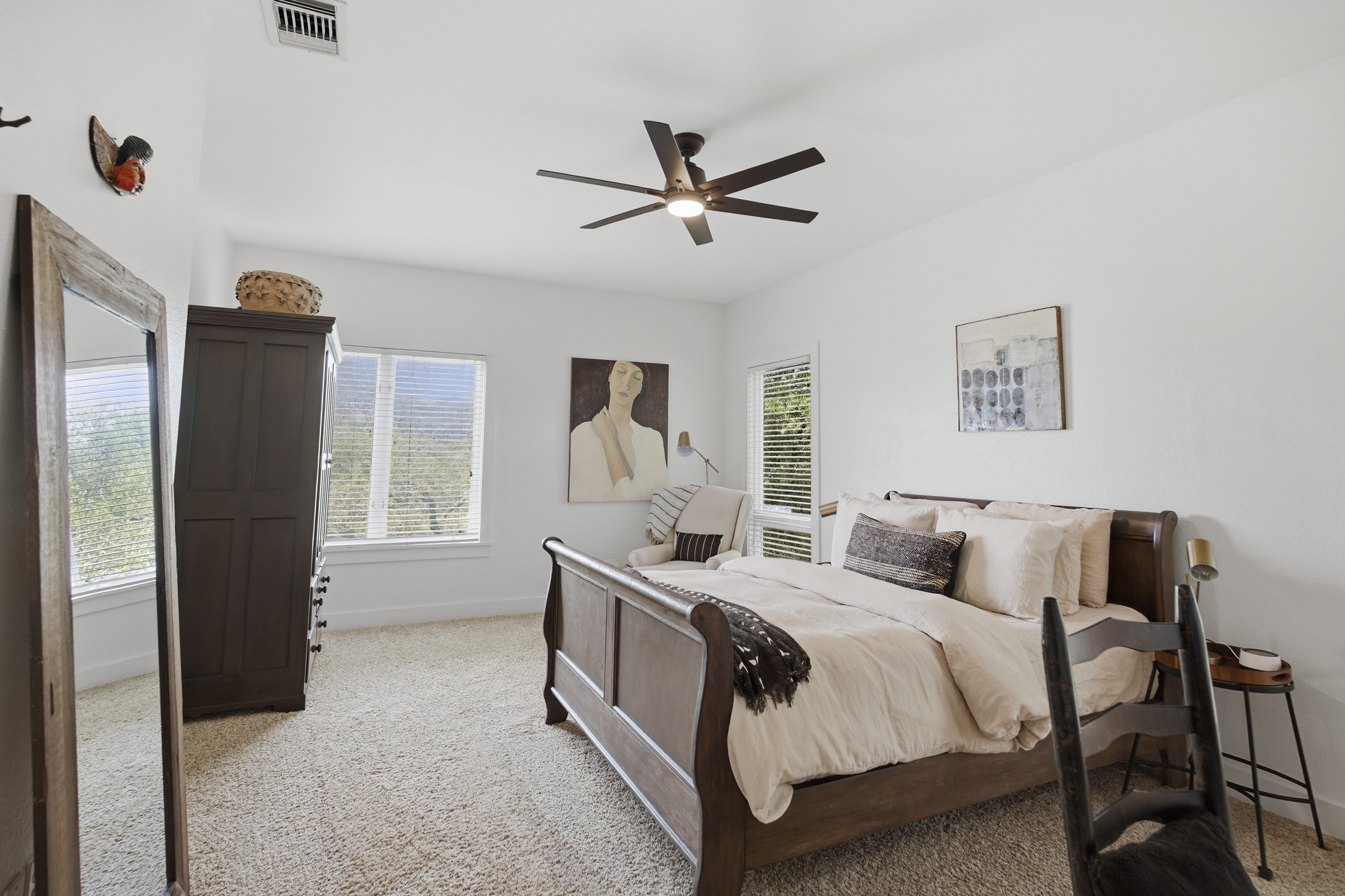  Custom-Designed Home on a 1-Acre - 物件實景