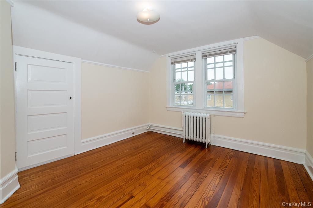 New Rochelle, New York, 10801, United States, 5 Bedrooms Bedrooms, ,4 BathroomsBathrooms,Residential,For Sale,2048483