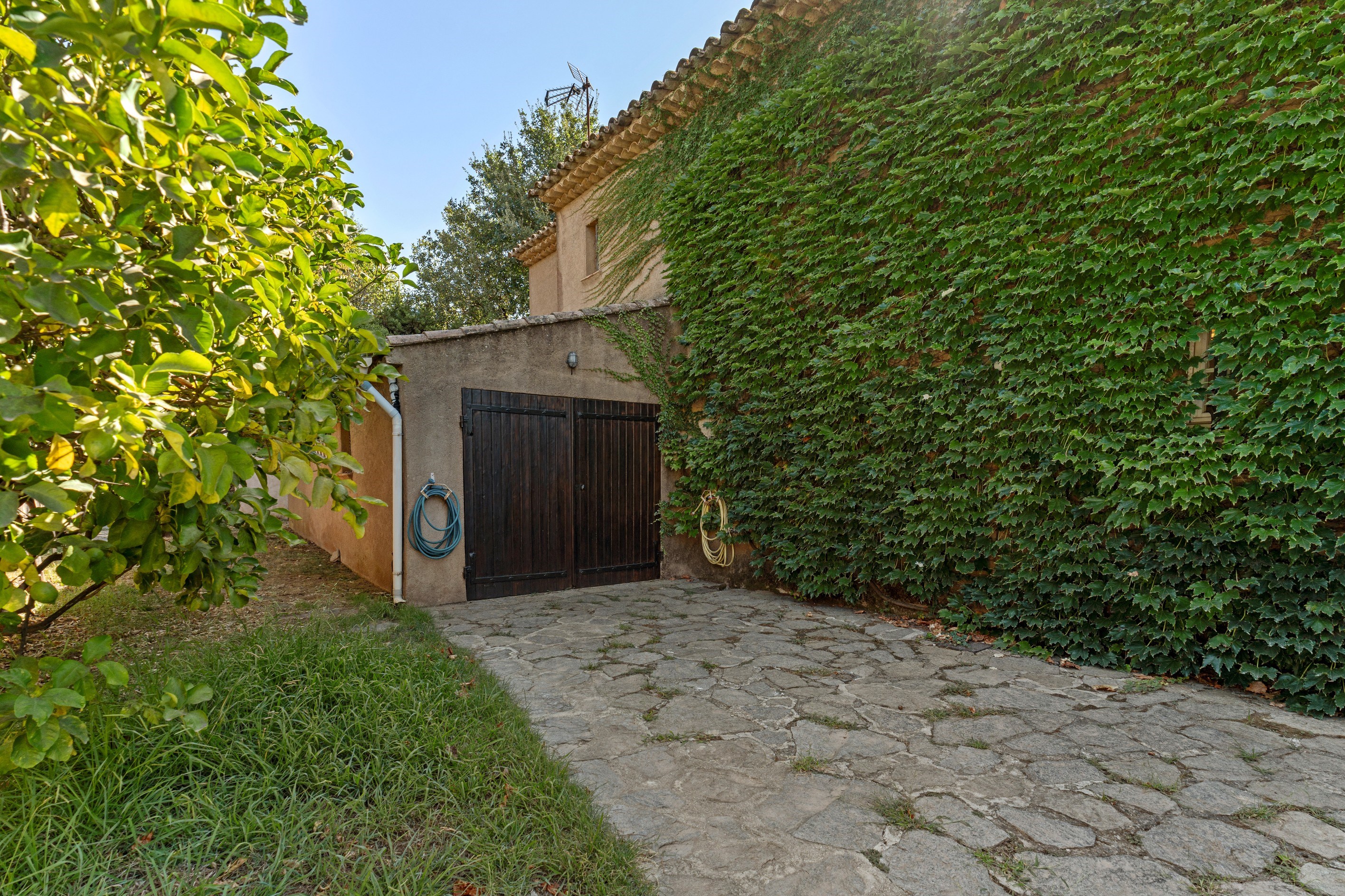  Rare on the market – Saint-Tropez centre, house to renovate with its private 80… - 物件實景