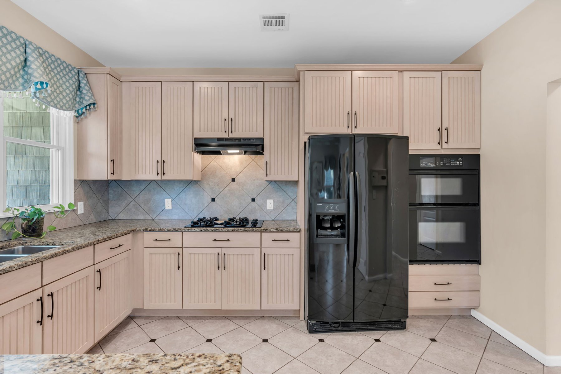  Rare End-Unit Coastal Townhome - 物件實景