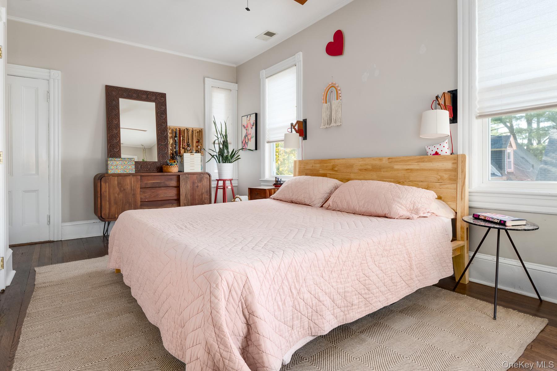 Tarrytown, New York, 10591, United States, 3 Bedrooms Bedrooms, ,4 BathroomsBathrooms,Residential,For Sale,1989441