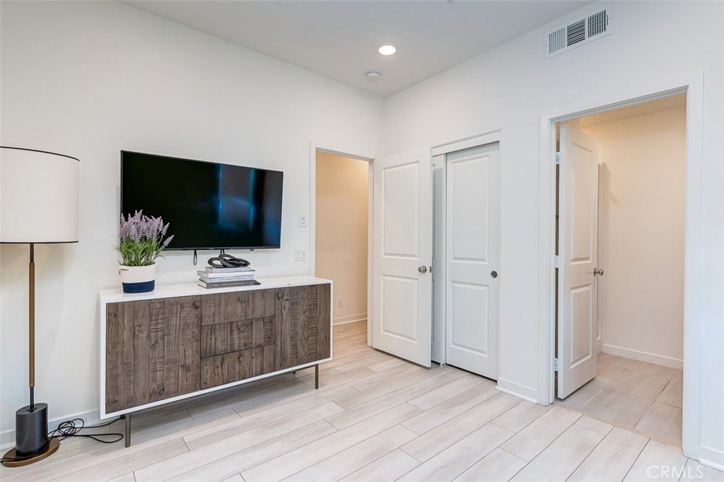 La Mirada, California, 90638, United States, 3 Bedrooms Bedrooms, ,4 BathroomsBathrooms,Residential,For Sale,1927510