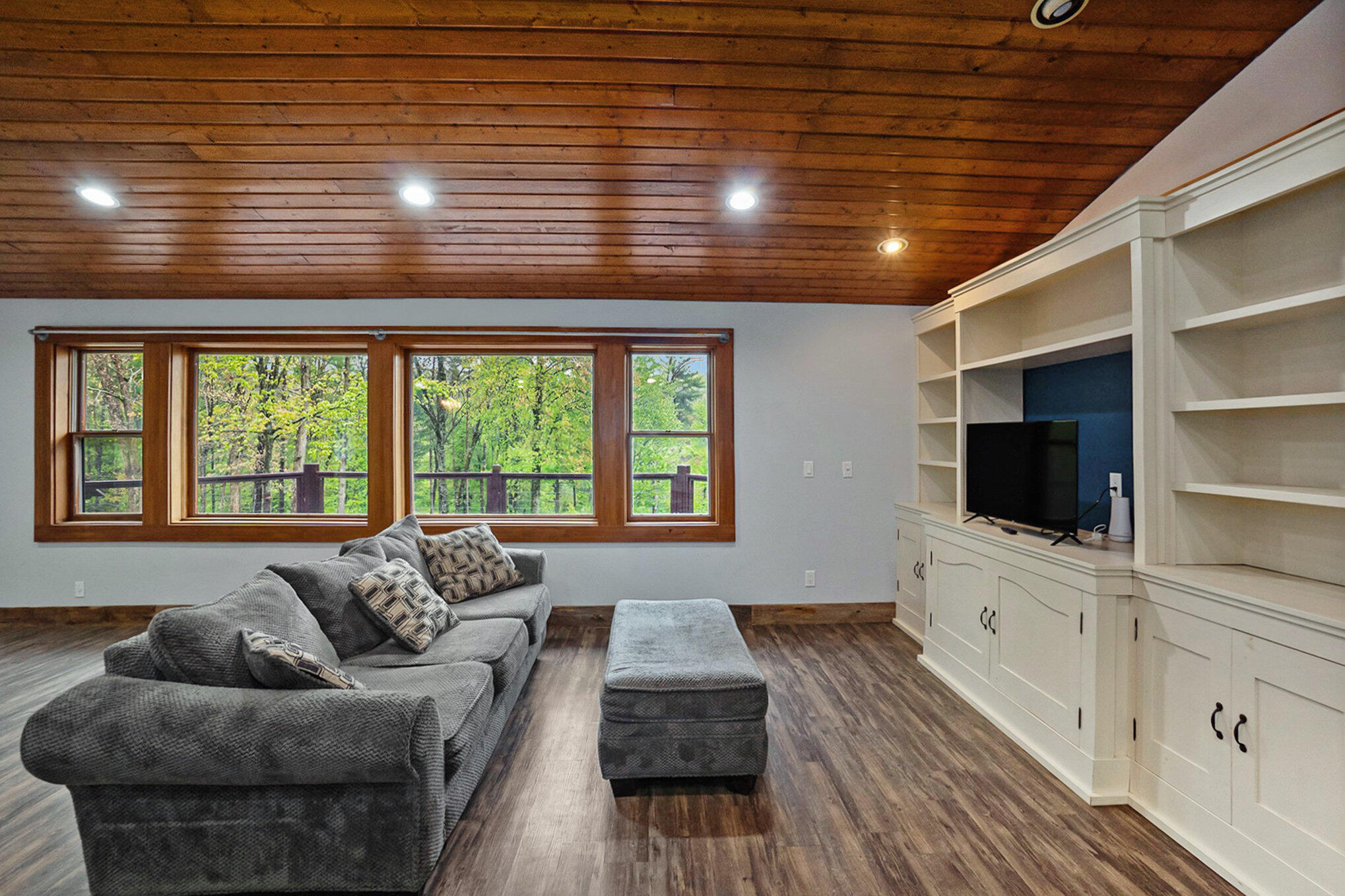 White Cloud, Michigan, 49349, United States, 5 Bedrooms Bedrooms, ,4 BathroomsBathrooms,Residential,For Sale,1807044