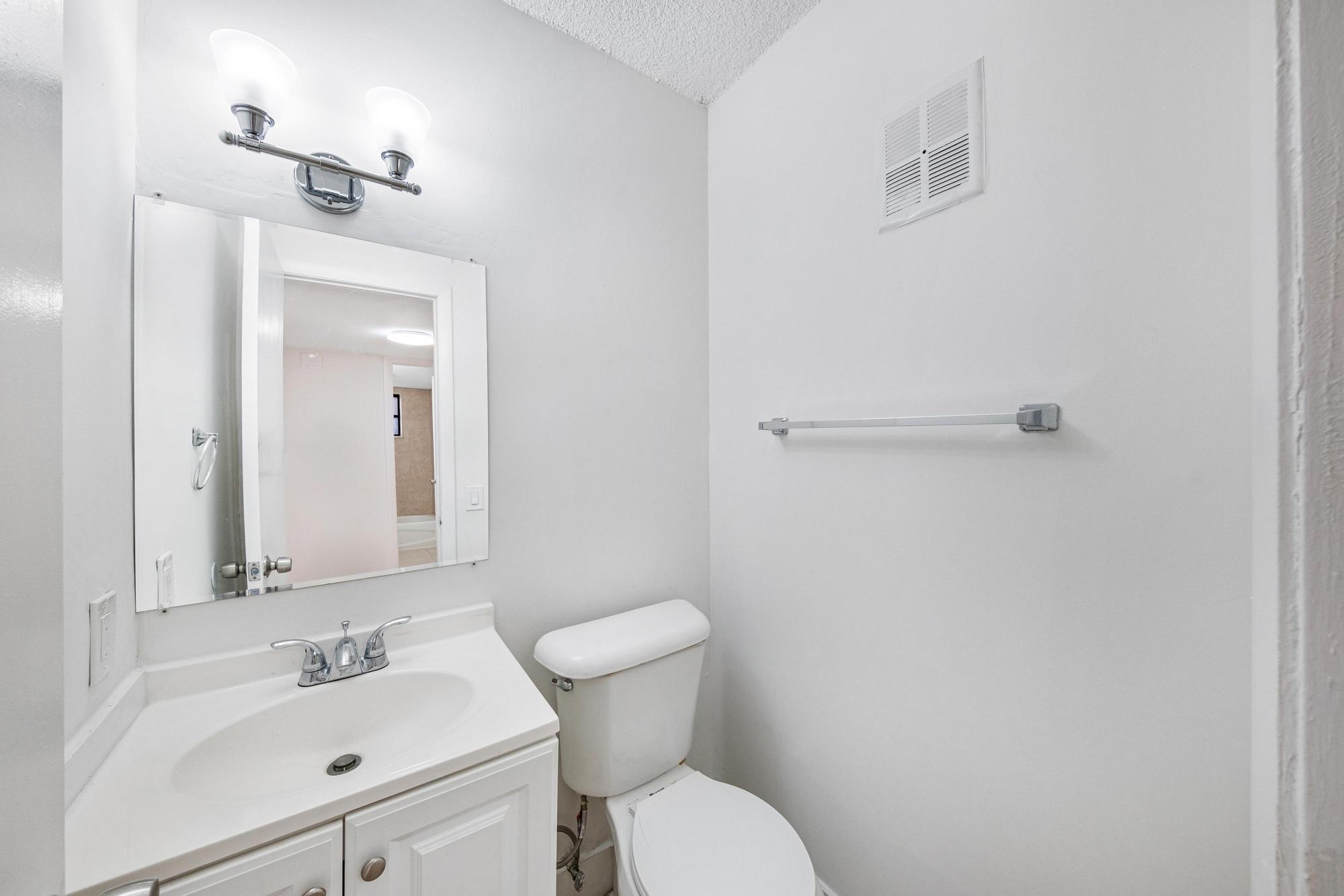 Hialeah, Florida, 33012, United States, 4 Bedrooms Bedrooms, ,3 BathroomsBathrooms,Residential,For Sale,1996510