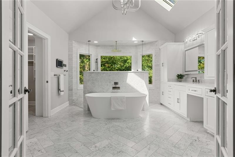 Buford, Georgia, 30518, United States, 6 Bedrooms Bedrooms, ,5 BathroomsBathrooms,Residential,For Sale,1976033