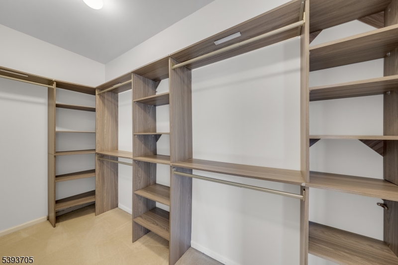 Belleville Twp., New Jersey, 07109, United States, 2 Bedrooms Bedrooms, ,3 BathroomsBathrooms,Residential,For Sale,1971321