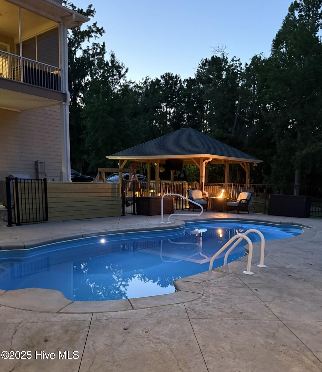 Chocowinity, North Carolina, 27817, United States, 4 Bedrooms Bedrooms, ,5 BathroomsBathrooms,Residential,For Sale,1827727