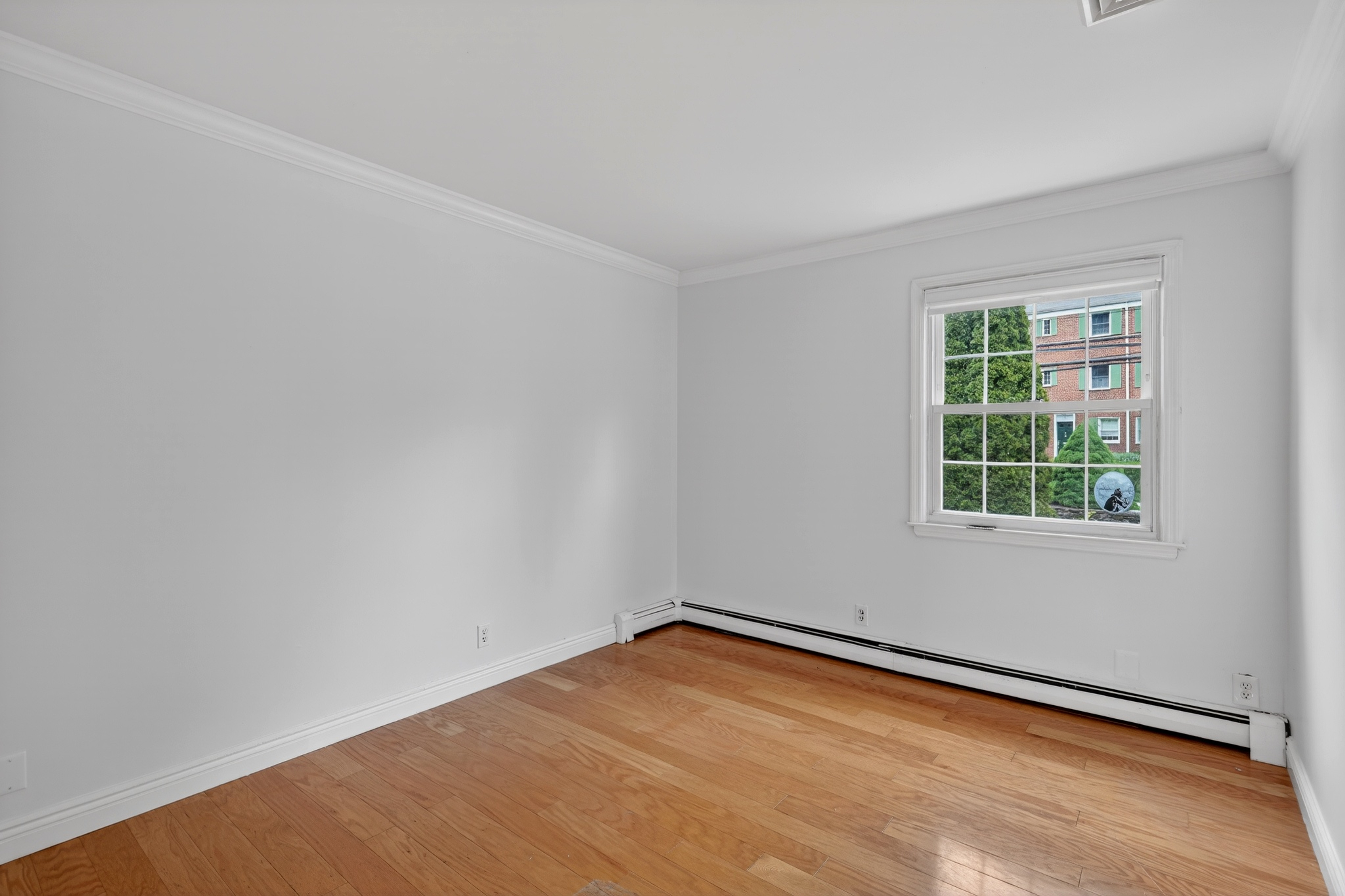  585 Bedford Road - 物件實景