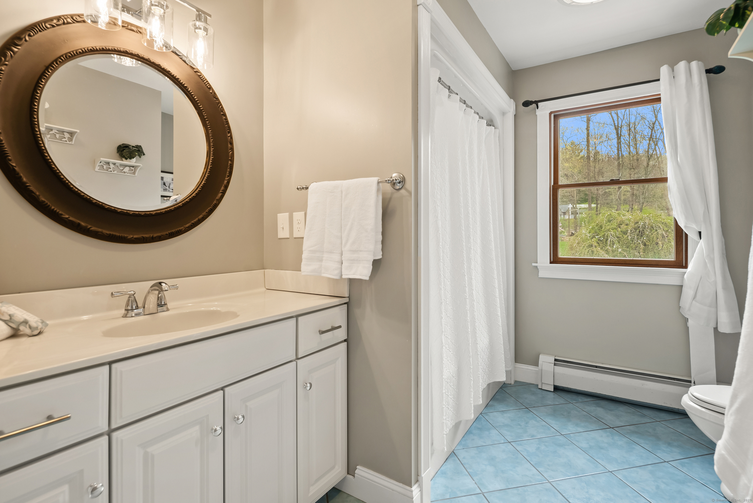 Somers, Connecticut, 06071, United States, 4 Bedrooms Bedrooms, ,4 BathroomsBathrooms,Residential,For Sale,1927442
