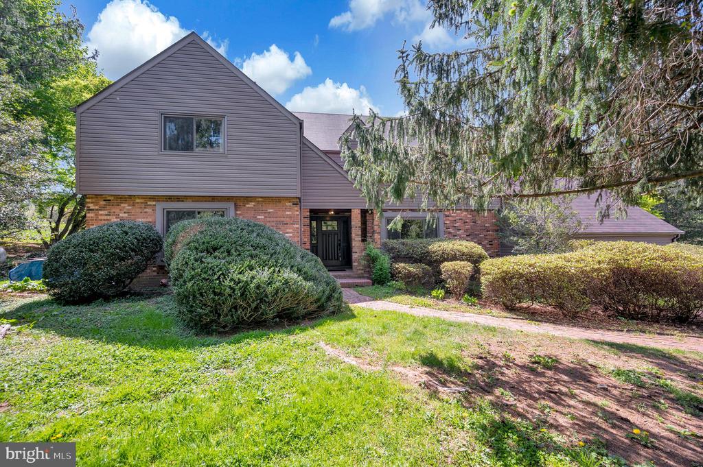 Linden, Virginia, 22642, United States, 5 Bedrooms Bedrooms, ,4 BathroomsBathrooms,Residential,For Sale,2037897