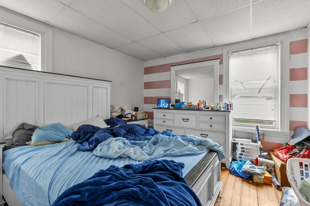 Fall River, Massachusetts, 02721, United States, 9 Bedrooms Bedrooms, ,3 BathroomsBathrooms,Residential,For Sale,1887933