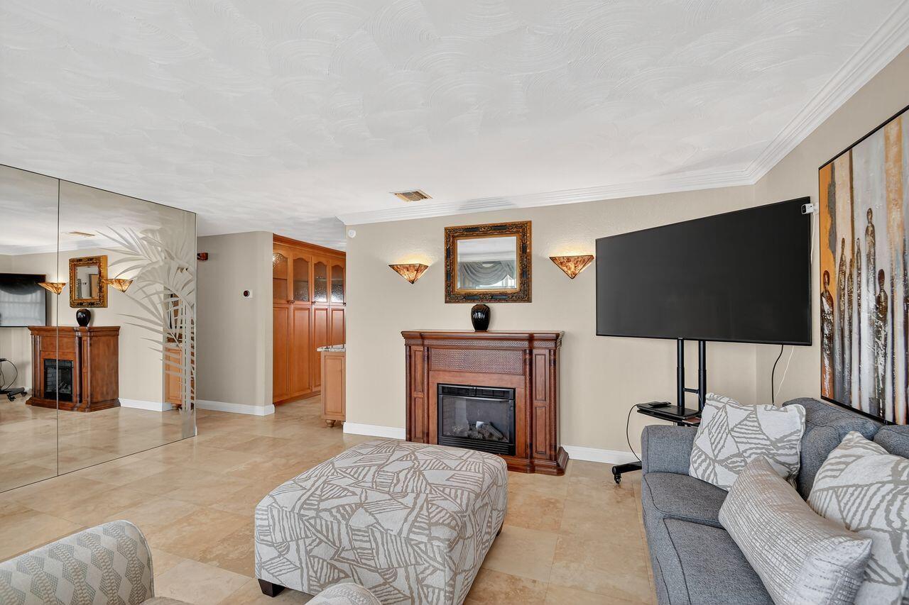 Palm Springs, Florida, 33461, United States, 3 Bedrooms Bedrooms, ,2 BathroomsBathrooms,Residential,For Sale,1901355