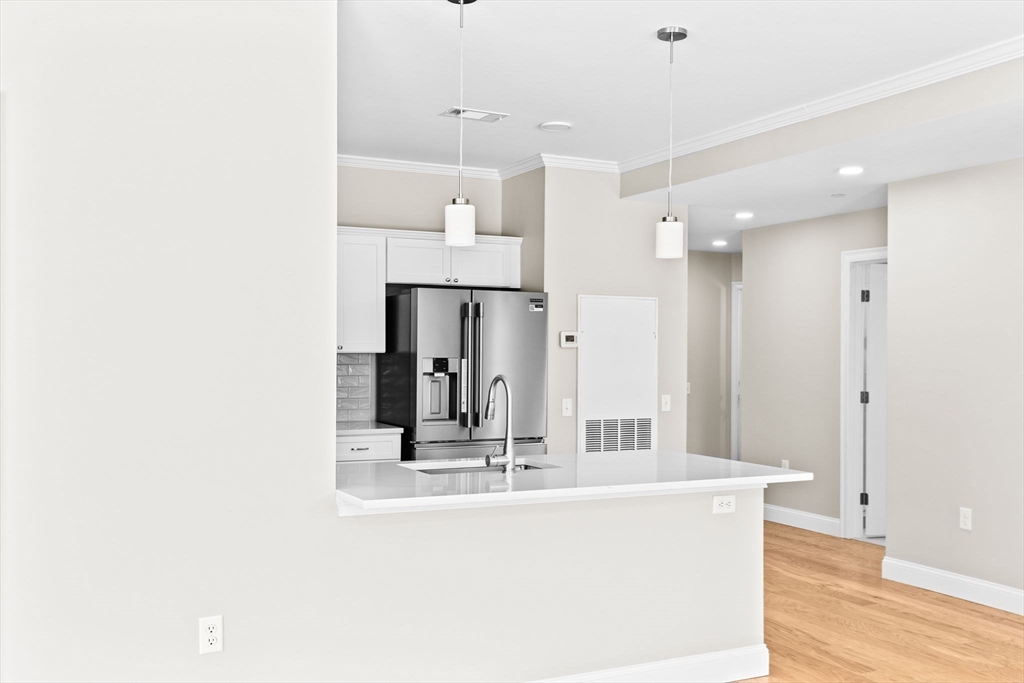Milton, Massachusetts, 02186, United States, 2 Bedrooms Bedrooms, ,2 BathroomsBathrooms,Residential,For Sale,1907796
