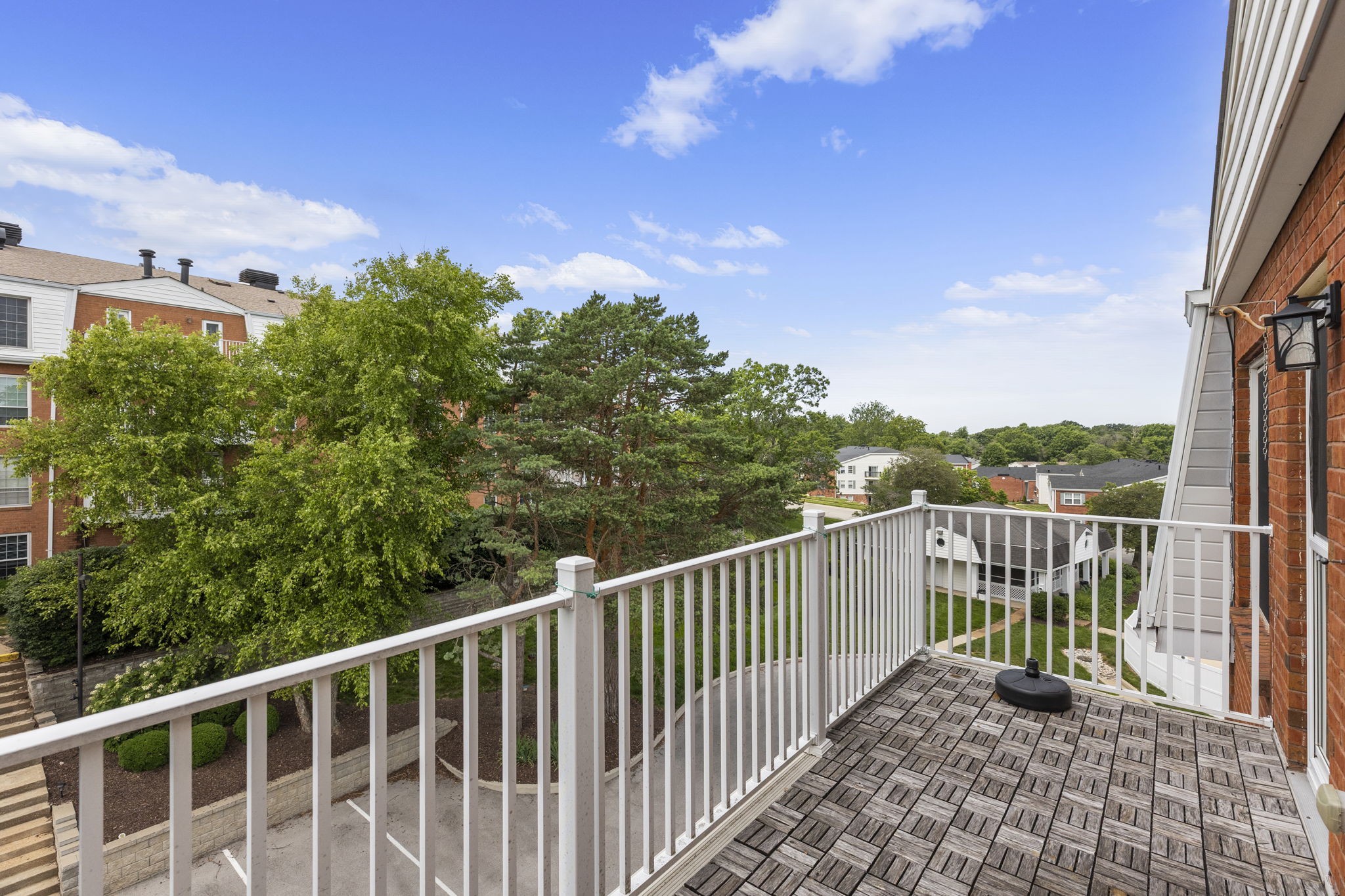  Beautifully renovated single-level condominium - 物件實景