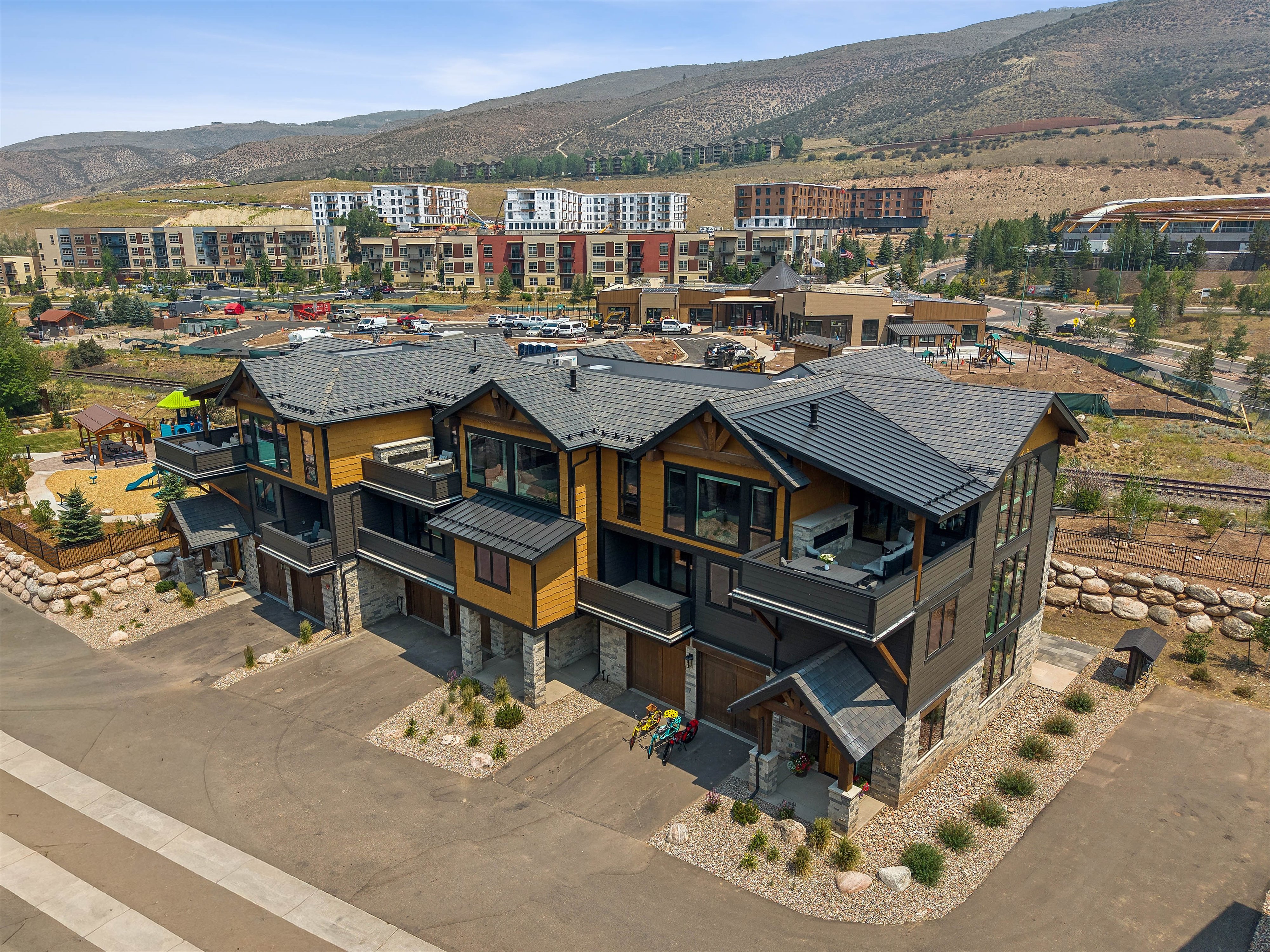  Contemporary architecture meets effortless mountain living at The Kestrel - 物件實景
