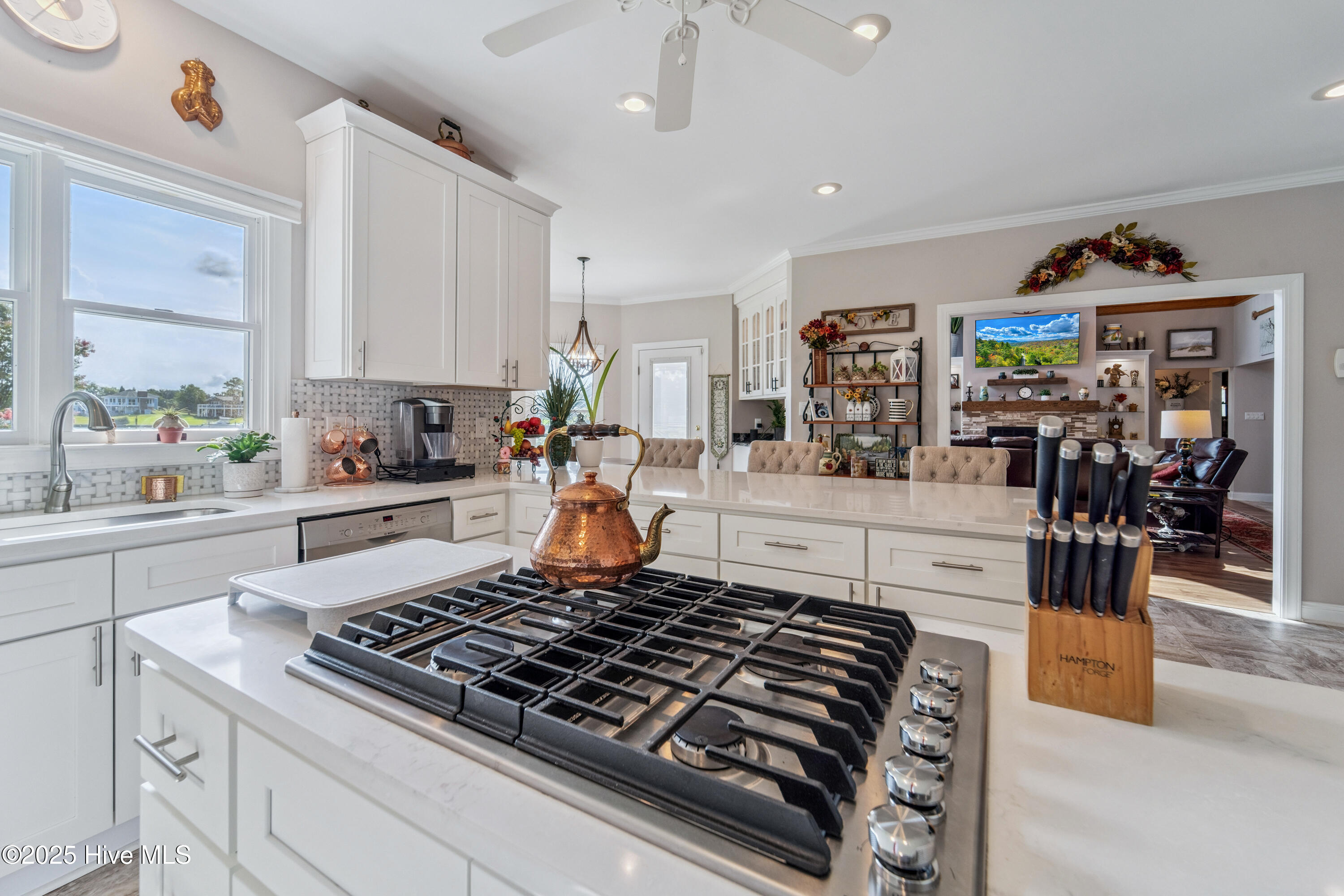 New Bern, North Carolina, 28560, United States, 4 Bedrooms Bedrooms, ,3 BathroomsBathrooms,Residential,For Sale,1907556