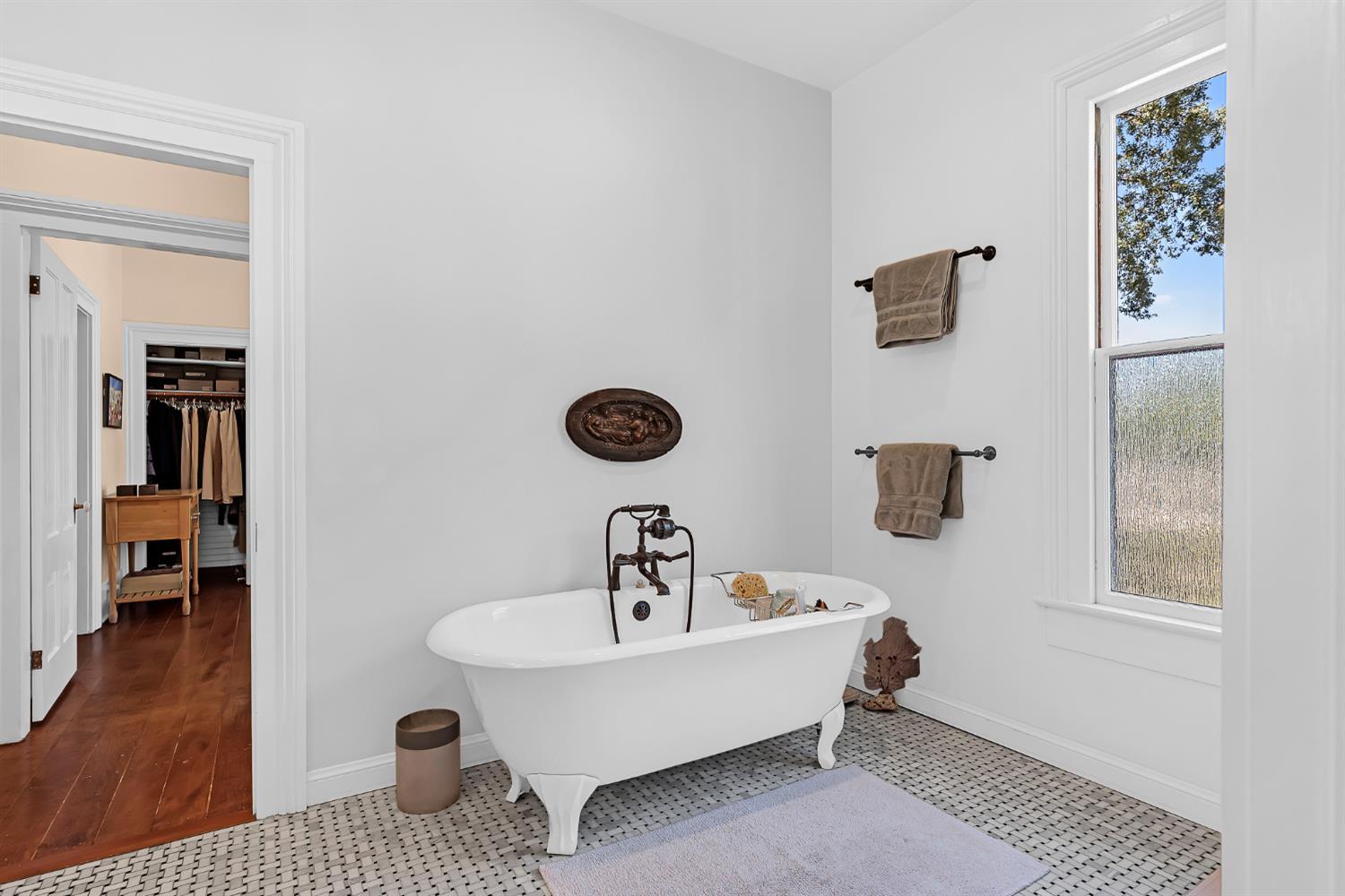 Placerville, California, 95667, United States, 4 Bedrooms Bedrooms, ,2 BathroomsBathrooms,Residential,For Sale,1978862