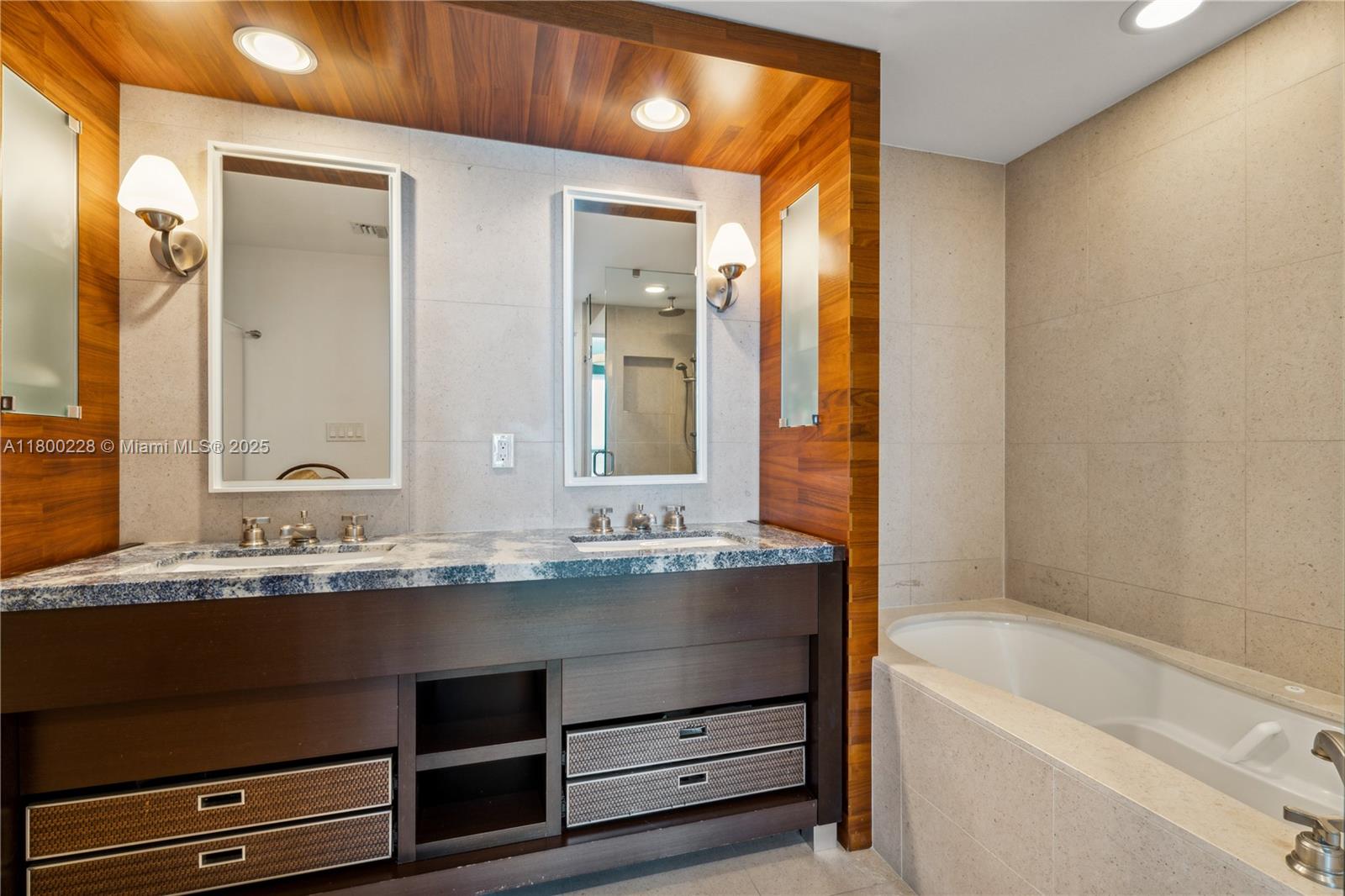 Miami Beach, Florida, 33141, United States, 2 Bedrooms Bedrooms, ,2 BathroomsBathrooms,Residential,For Sale,1803957