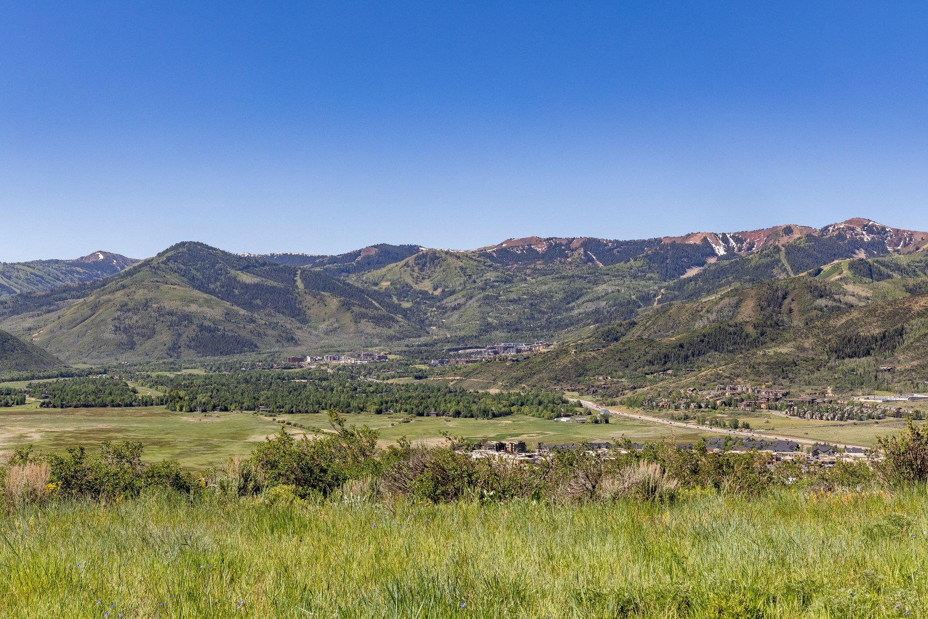  A Legacy Estate Framed by Golf and Ski Views - 物件實景