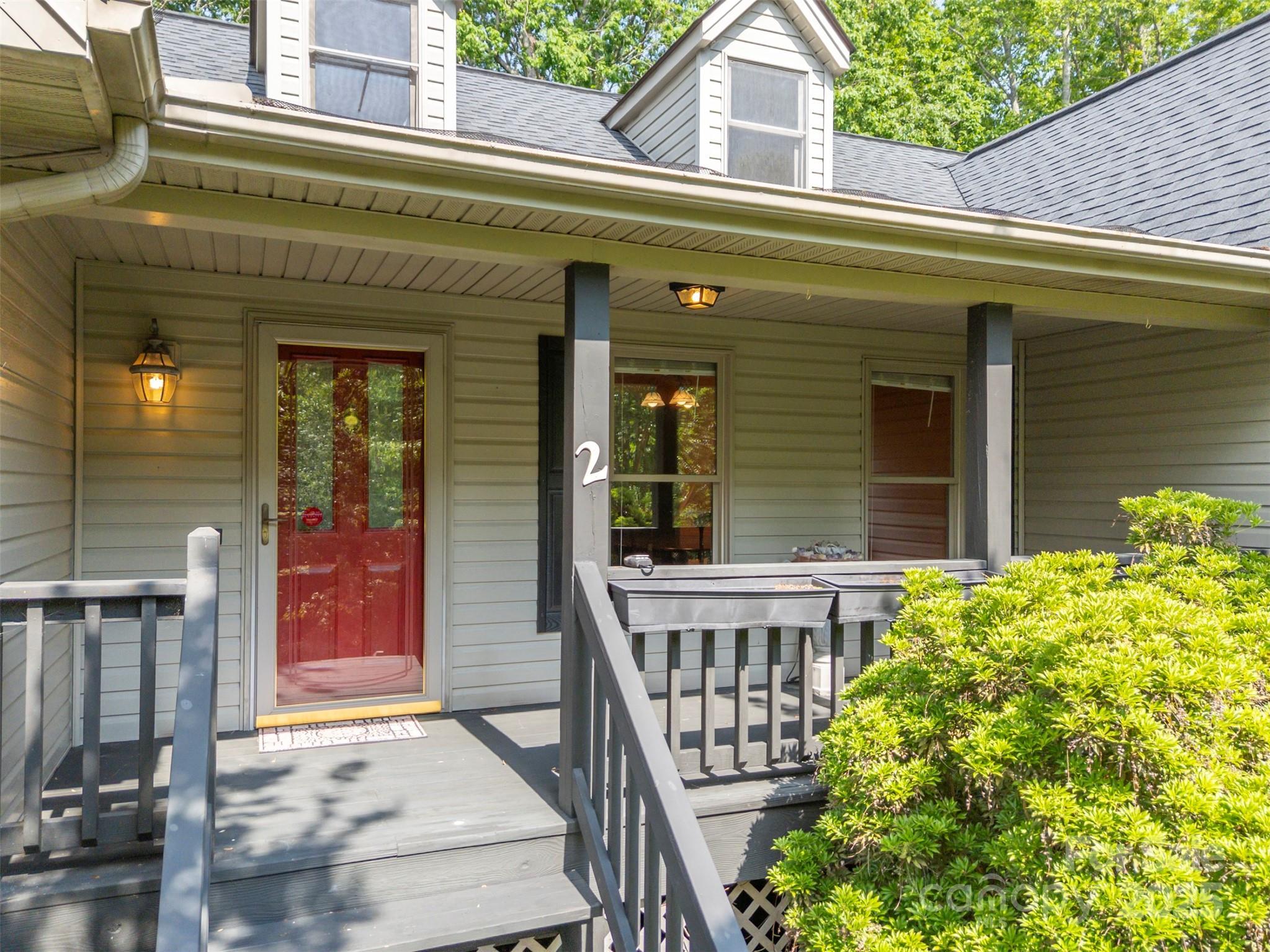 Zirconia, North Carolina, 28790, United States, 3 Bedrooms Bedrooms, ,2 BathroomsBathrooms,Residential,For Sale,1827884