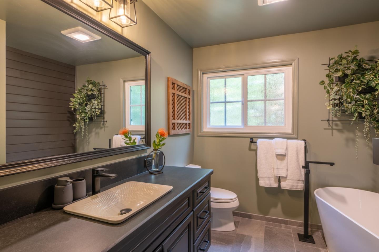 Monterey, California, 93940, United States, 3 Bedrooms Bedrooms, ,2 BathroomsBathrooms,Residential,For Sale,1837476
