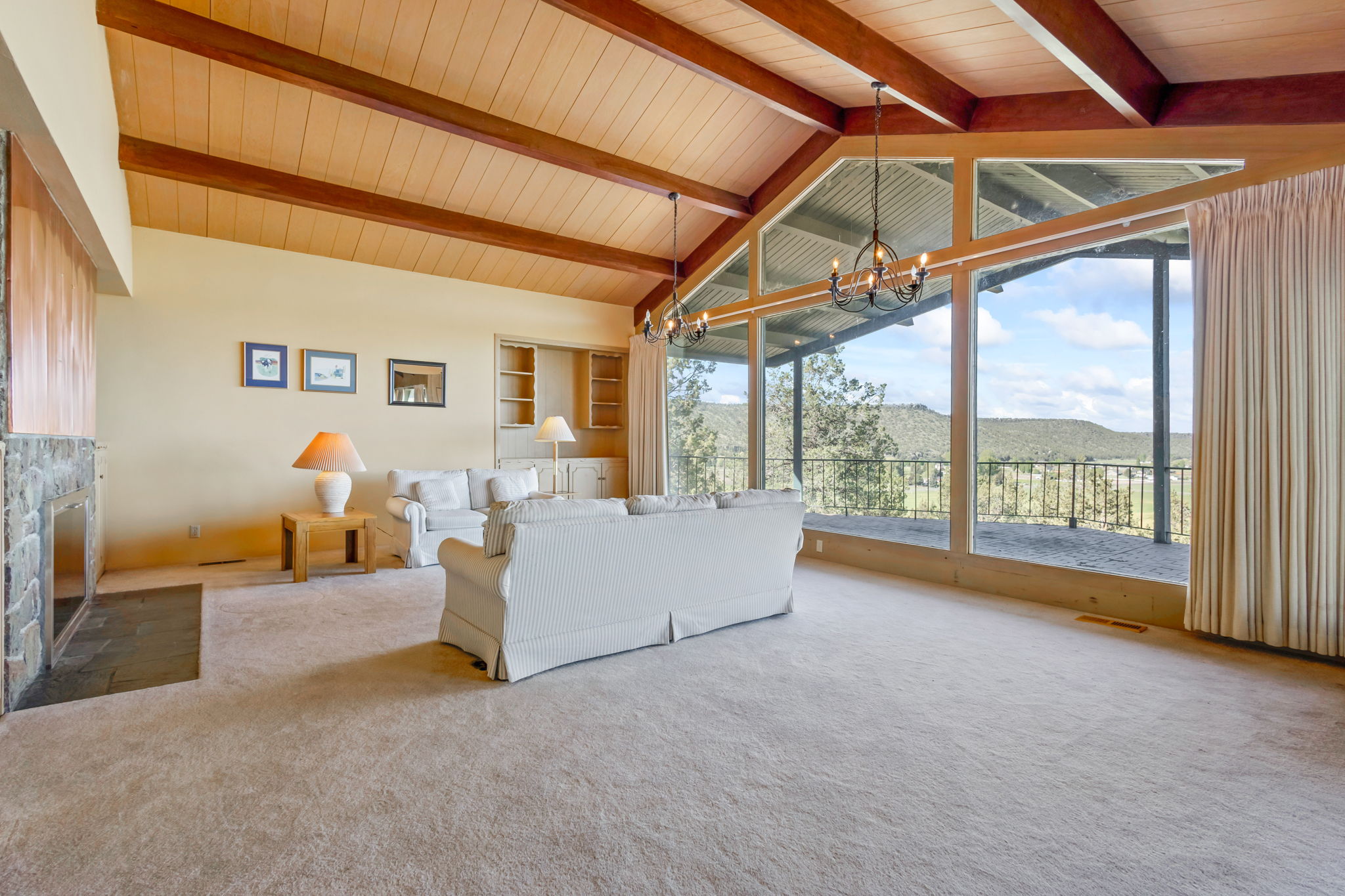 Prineville, Oregon, 97754, United States, 3 Bedrooms Bedrooms, ,2 BathroomsBathrooms,Residential,For Sale,1919423