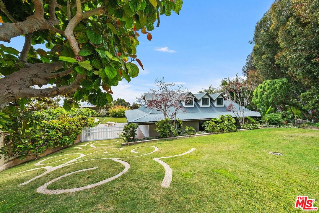 Malibu, California, 90265, United States, 8 Bedrooms Bedrooms, ,9 BathroomsBathrooms,Residential,For Sale,1847980
