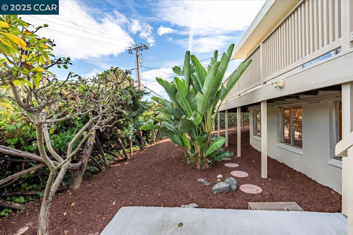 Redwood City, California, 94062, United States, 4 Bedrooms Bedrooms, ,3 BathroomsBathrooms,Residential,For Sale,1989163