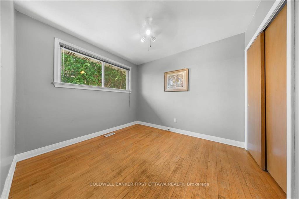 Ottawa, Ontario, K2A 1N7, CA, 3 Bedrooms Bedrooms, ,2 BathroomsBathrooms,Residential,For Sale,1924987