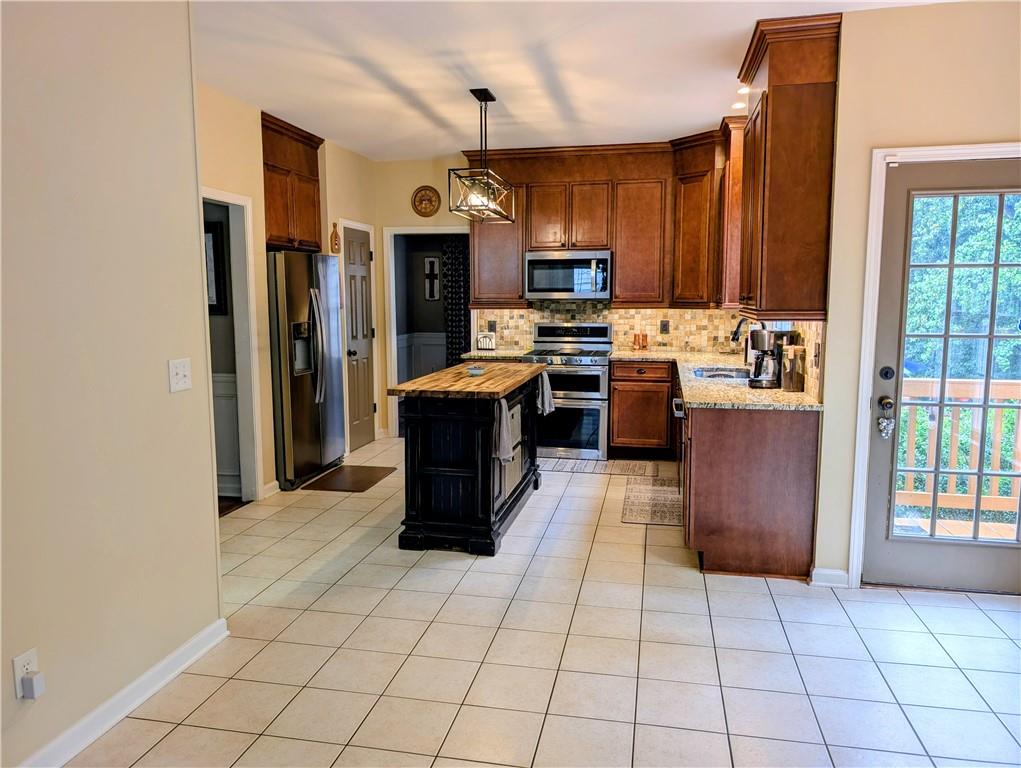 Suwanee, Georgia, 30024, United States, 5 Bedrooms Bedrooms, ,4 BathroomsBathrooms,Residential,For Sale,1873218