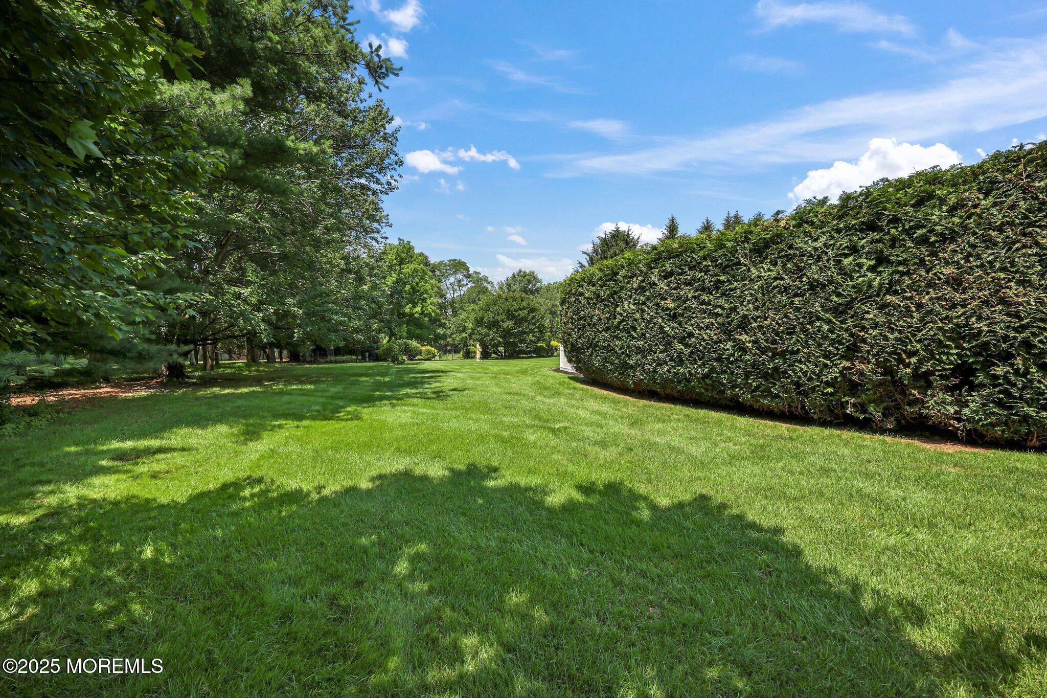 Manalapan, New Jersey, 07726, United States, 5 Bedrooms Bedrooms, ,7 BathroomsBathrooms,Residential,For Sale,1979083