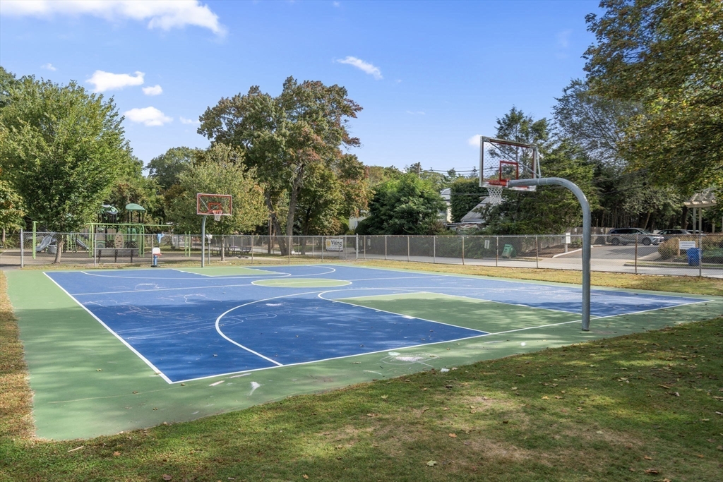 Newton, Massachusetts, 02464, United States, 2 Bedrooms Bedrooms, ,1 BathroomBathrooms,Residential,For Sale,1956329